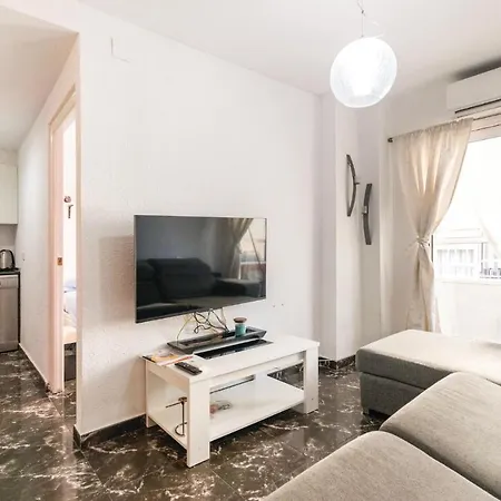 2 Bedroom Stunning In Торевьиа