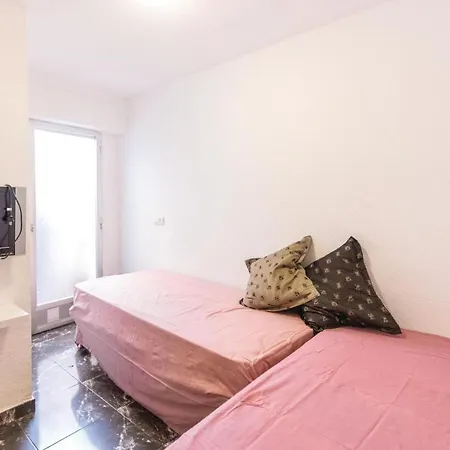 Apartment Front In With Wifi *
